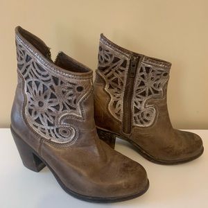Corral heeled boots